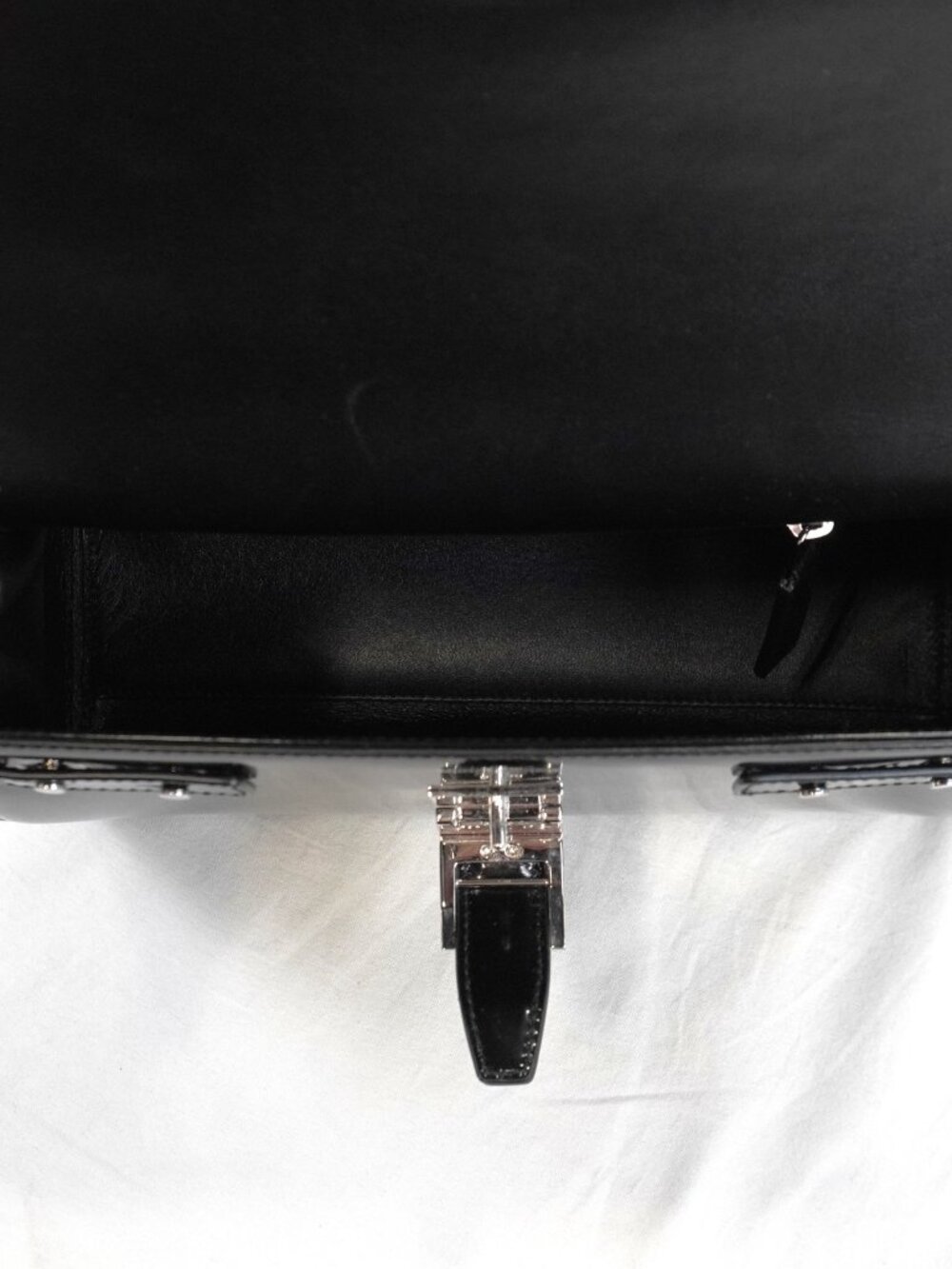 Saint Laurent Le Fermoir Top Handle Black Calfskin Leather Bag w/ Shoulder Strap - Picture 7 of 15
